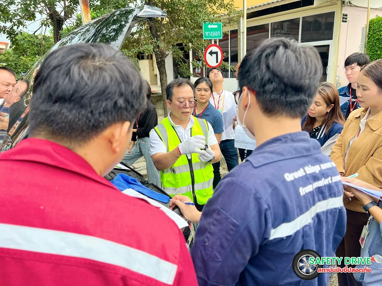 ภาพบรรยากาศ การอบรมขับขี่ปลอดภัย พนักงานขับรถในองค์กร โดย Safety Drive สถาบันอบรมขับขี่ปลอดภัย