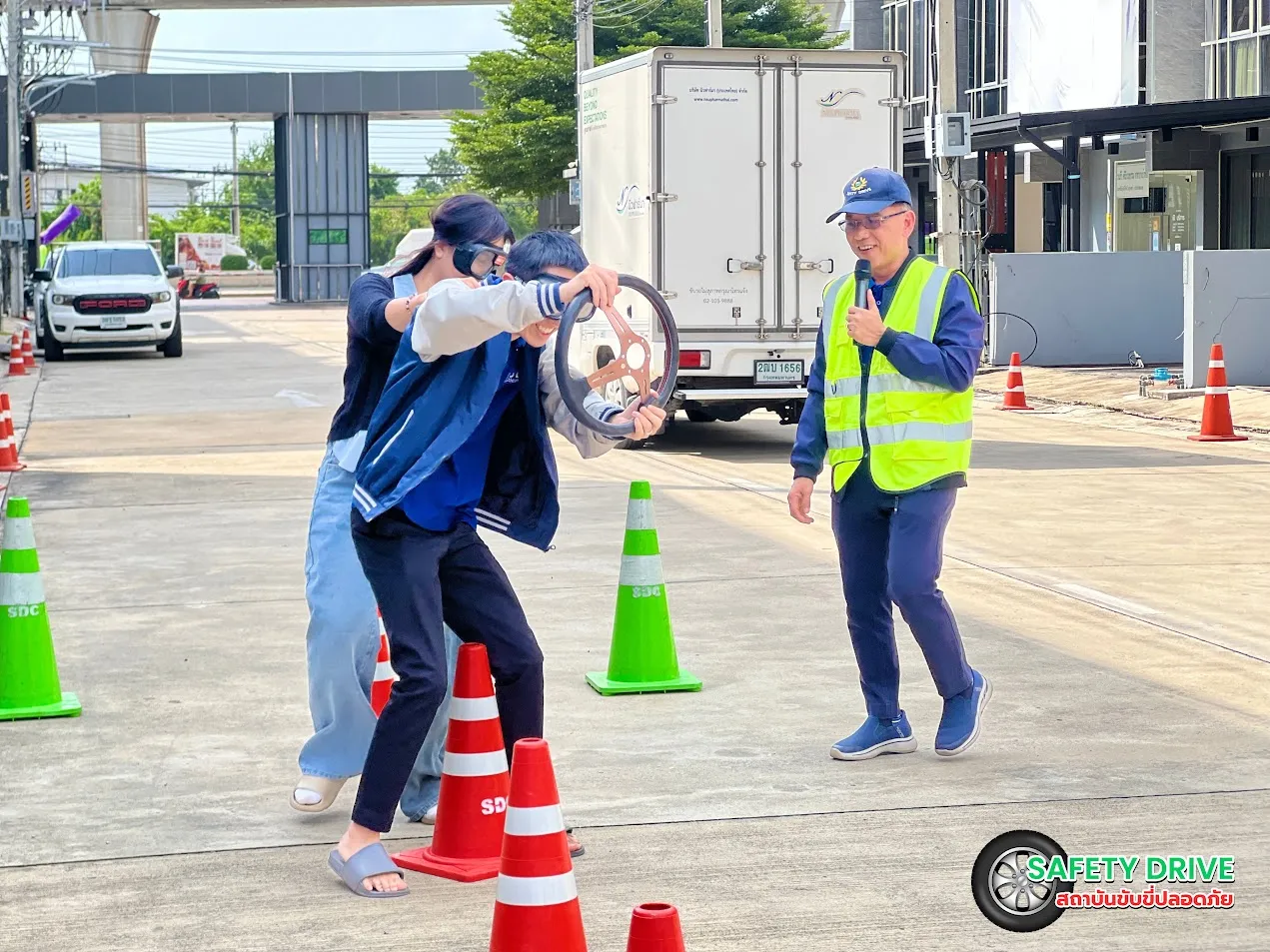 ภาพบรรยากาศ การอบรมขับขี่ปลอดภัย พนักงานขับรถในองค์กร โดย Safety Drive สถาบันอบรมขับขี่ปลอดภัย
