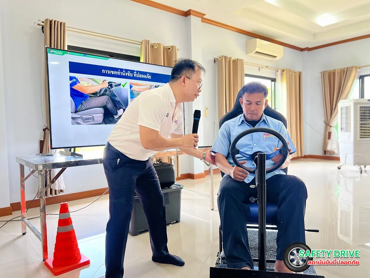 ภาพบรรยากาศ การอบรมขับขี่ปลอดภัย พนักงานขับรถในองค์กร โดย Safety Drive สถาบันอบรมขับขี่ปลอดภัย
