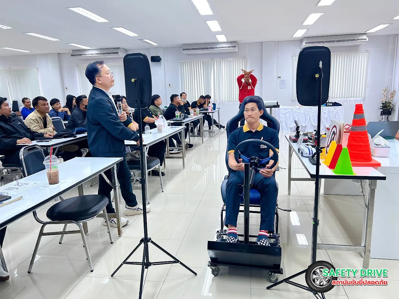 ภาพบรรยากาศ การอบรมขับขี่ปลอดภัย พนักงานขับรถในองค์กร โดย Safety Drive สถาบันอบรมขับขี่ปลอดภัย