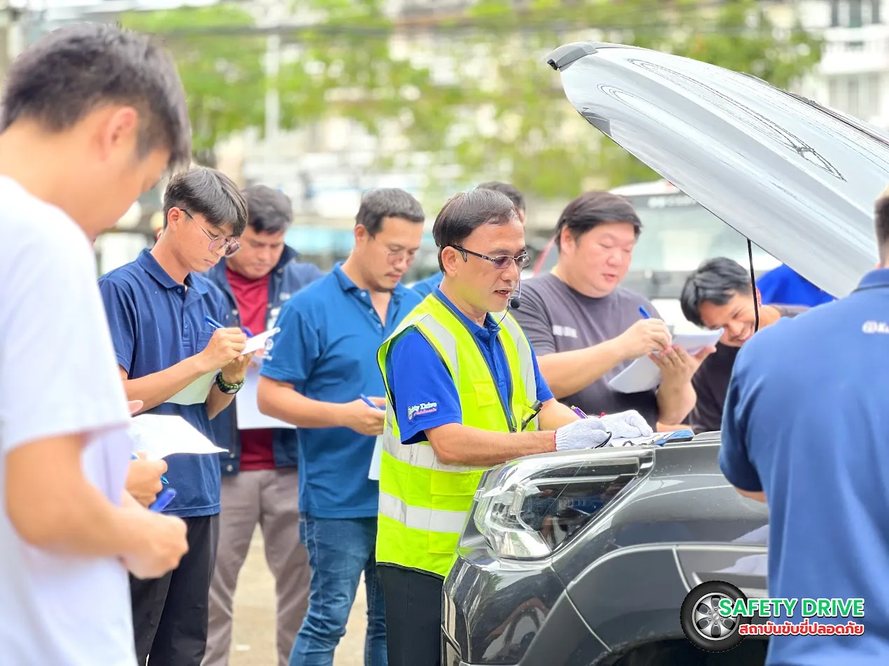 ภาพบรรยากาศ การอบรมขับขี่ปลอดภัย พนักงานขับรถในองค์กร โดย Safety Drive สถาบันอบรมขับขี่ปลอดภัย