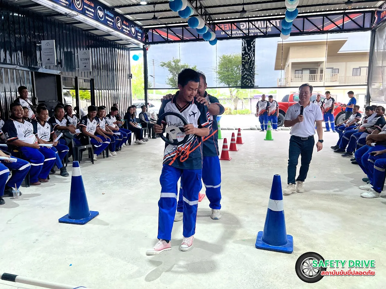 ภาพบรรยากาศ การอบรมขับขี่ปลอดภัย พนักงานขับรถในองค์กร โดย Safety Drive สถาบันอบรมขับขี่ปลอดภัย