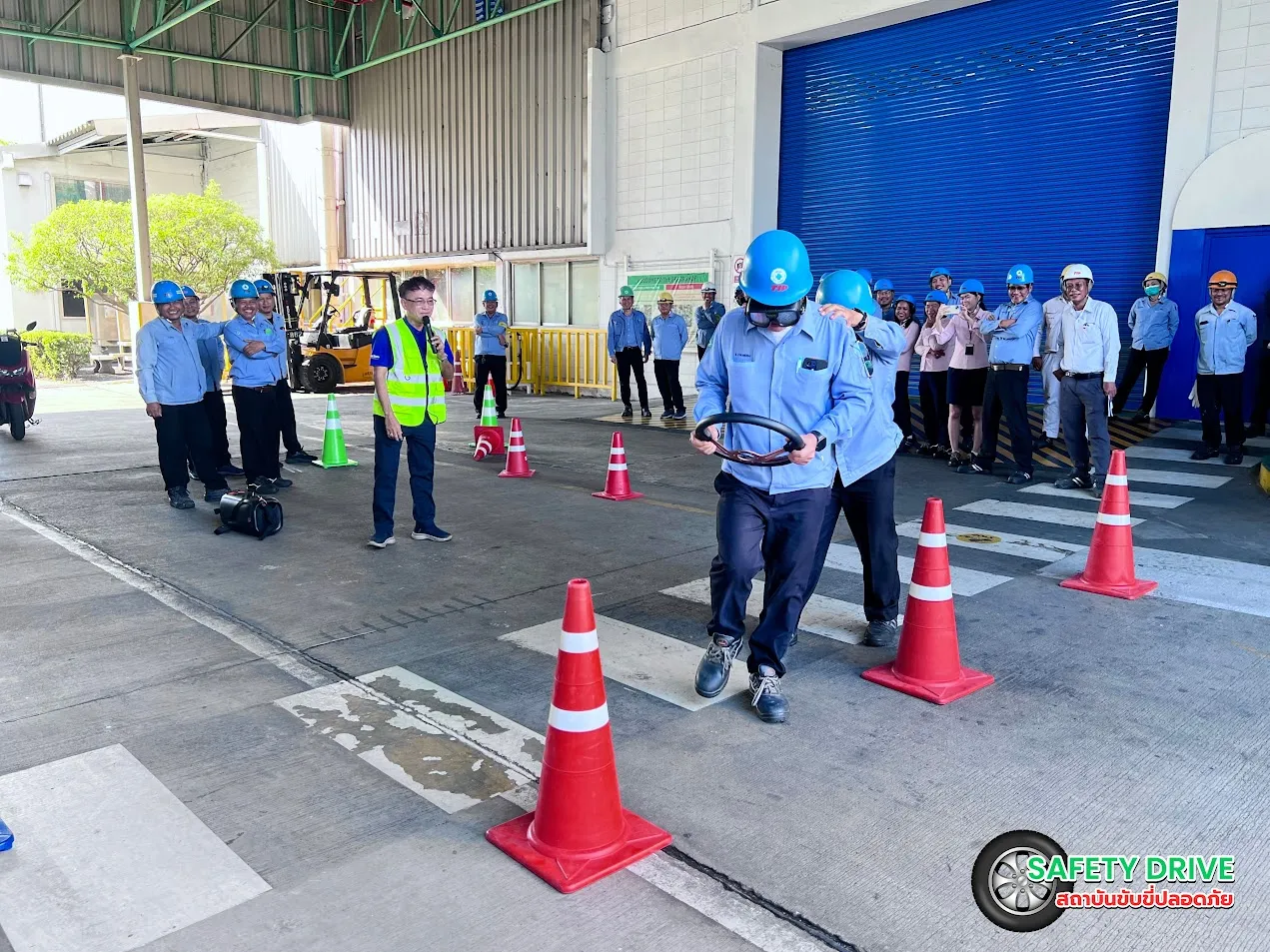 ภาพบรรยากาศ การอบรมขับขี่ปลอดภัย พนักงานขับรถในองค์กร โดย Safety Drive สถาบันอบรมขับขี่ปลอดภัย