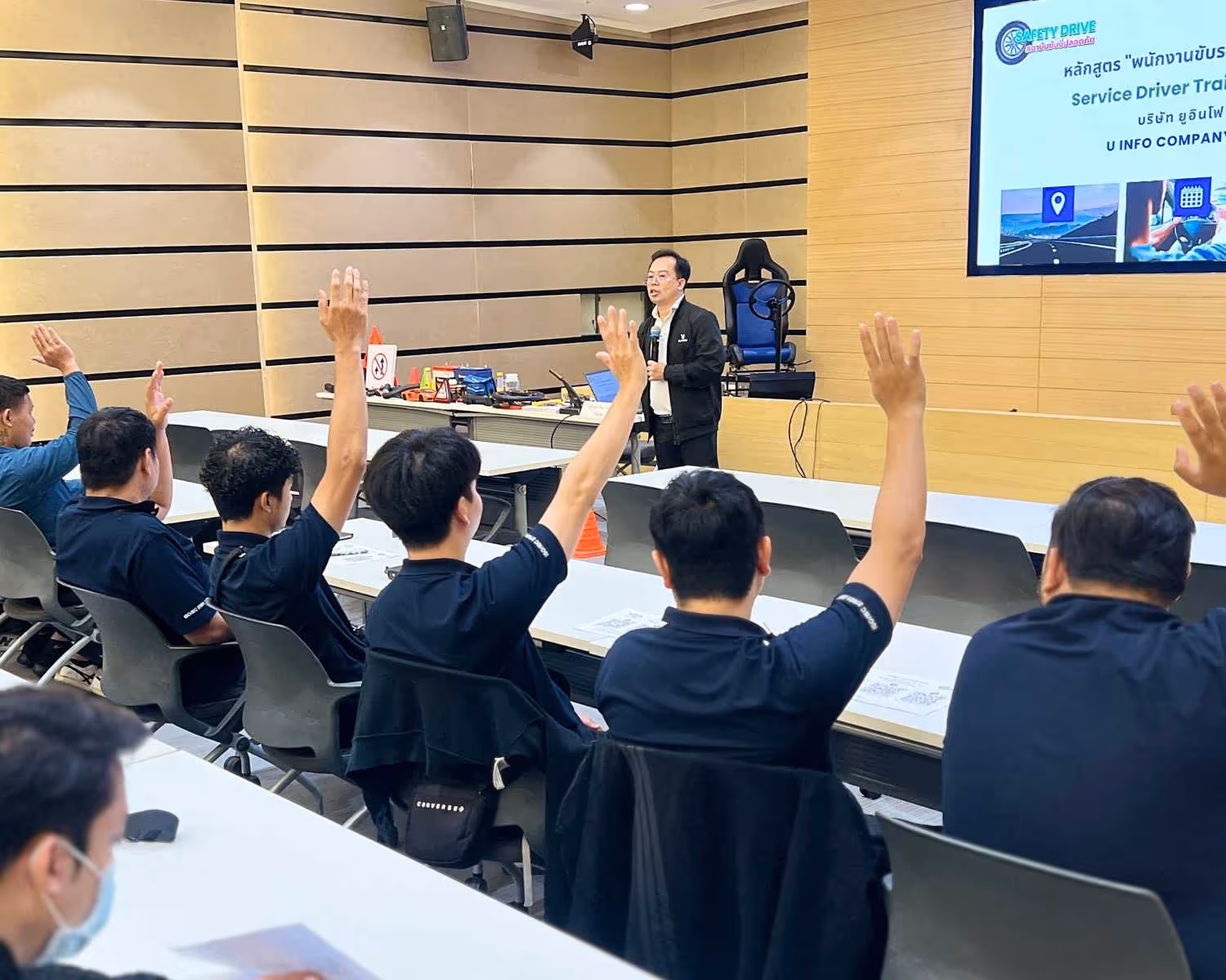ภาพบรรยากาศ การอบรมขับขี่ปลอดภัย พนักงานขับรถในองค์กร โดย Safety Drive สถาบันอบรมขับขี่ปลอดภัย