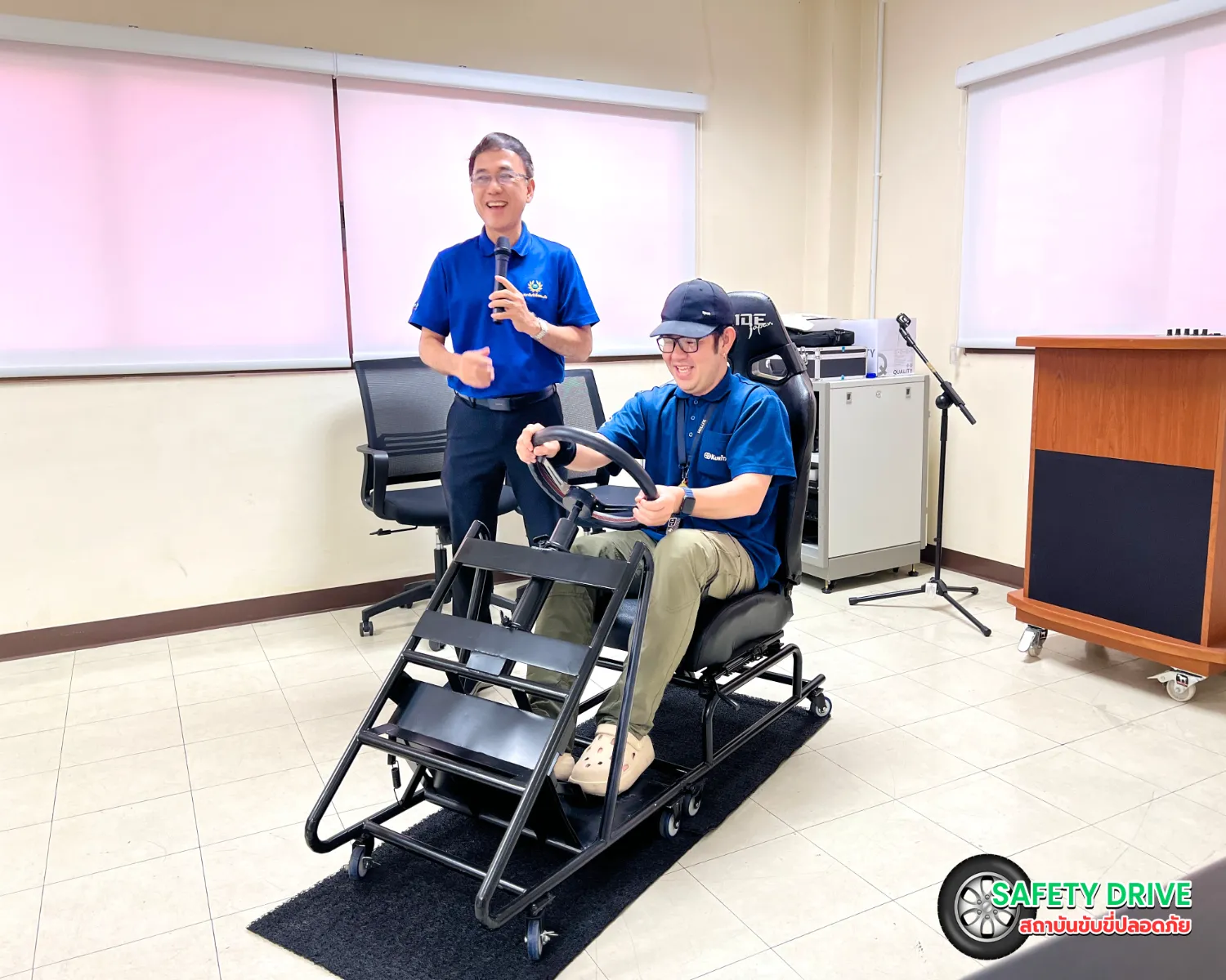 ภาพบรรยากาศ การอบรมขับขี่ปลอดภัย พนักงานขับรถในองค์กร โดย Safety Drive สถาบันอบรมขับขี่ปลอดภัย