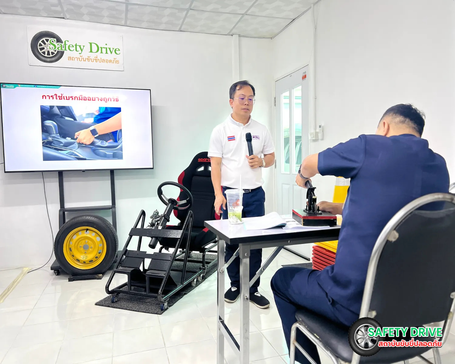 ภาพบรรยากาศ การอบรมขับขี่ปลอดภัย พนักงานขับรถในองค์กร โดย Safety Drive สถาบันอบรมขับขี่ปลอดภัย